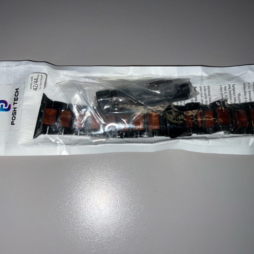 NWT Sz 42/44 mm Posh Tech Replacement Apple Watch band.